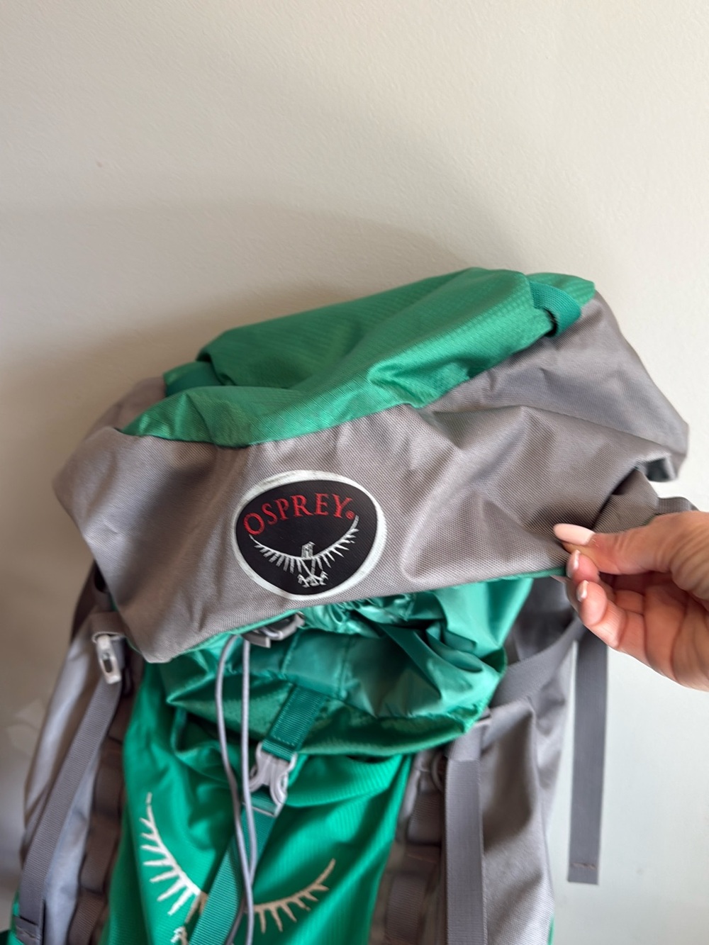 Osprey Viva 65 Women's Green Hiking Backpack - Picture 3 of 3